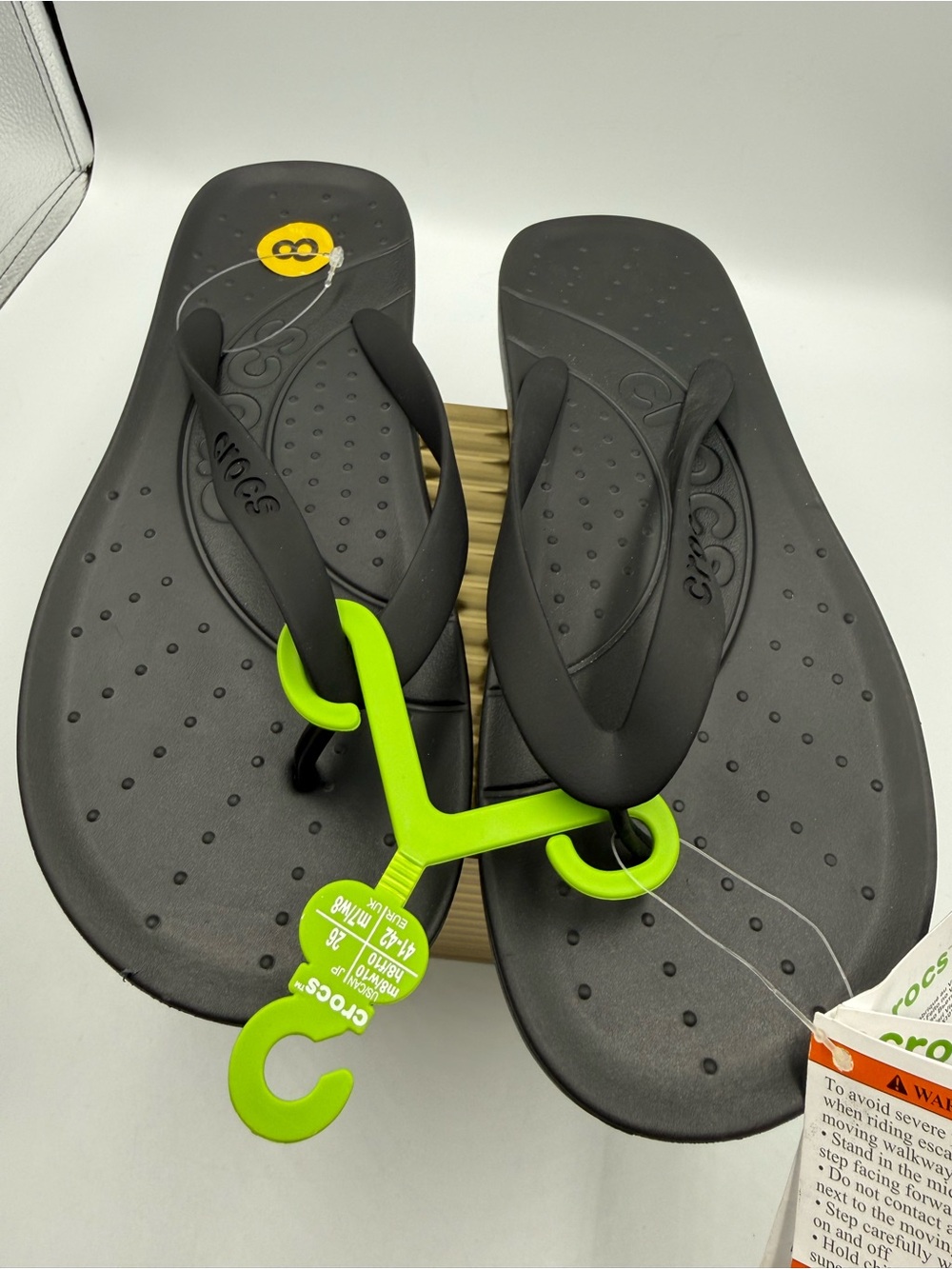Men’s CROCS BLACK FLIP WATER FRIENDLY BEACH FLIP FLOP BEACH SANDALS  8 NWT